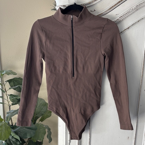 OQQ Tops - OQQ Brown Ribbed High Neck Long Sleeve Bodysuit Women's Medium